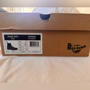 Doc Marten Vegan Chelsea boots